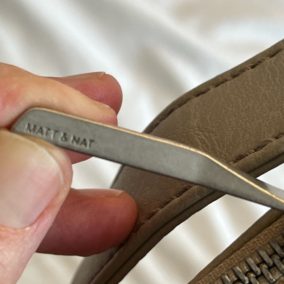 Matt & Nat Taupe Glance Dwell   Hobo Shoulder Bag/Crossbody Adjustable Straps - Picture 10 of 17